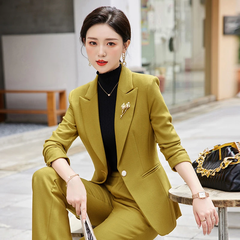 高端职业套装英伦风今年秋新款杏色西装修身显瘦喇叭长裤两件套女