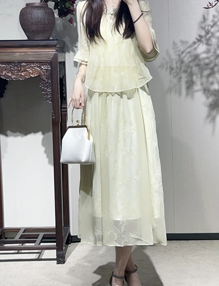 4051 -【古窑奶昔】高级优雅减龄薄款夏季宽松假两件中长款连衣裙