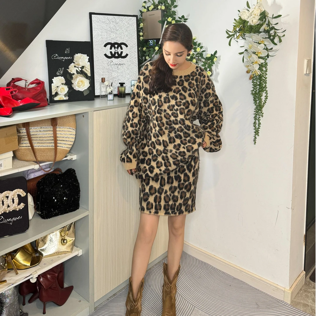 韩版秋冬新款时尚豹纹裙两件套宽松上衣短裙咖啡色搭配套装