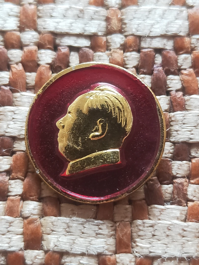 成都出品，佩戴章，2公分左右，包老