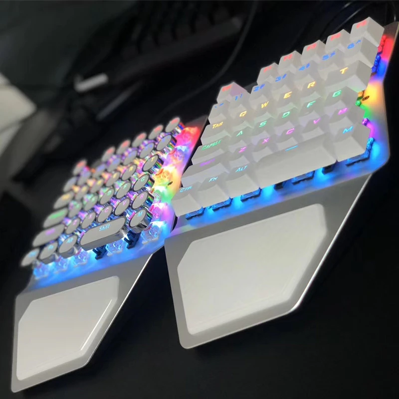 手柄哥创世V3单手红轴机械游戏键盘有线炫光王座电脑电竞