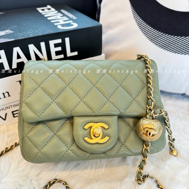 99新 Chanel/香奈儿 金球方胖牛油果绿斜挎包 芯片