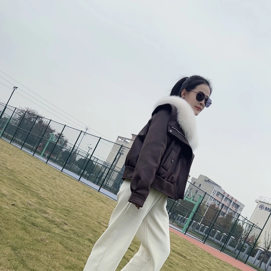 2024海宁网红爆款狐狸毛大毛领鹅绒休闲时尚女士短款冬季皮草外套