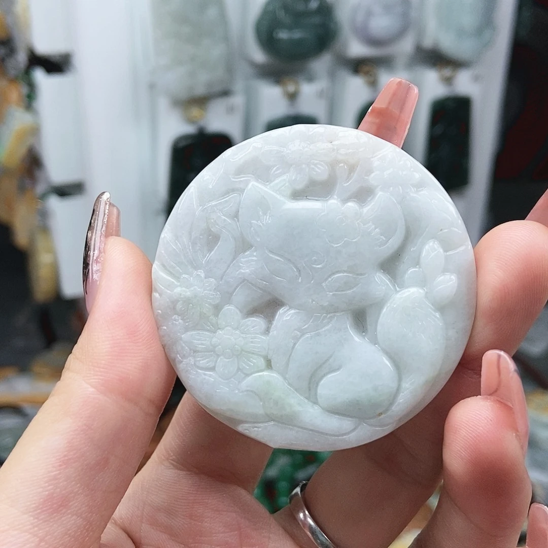 翡翠颈饰未镶嵌翡翠