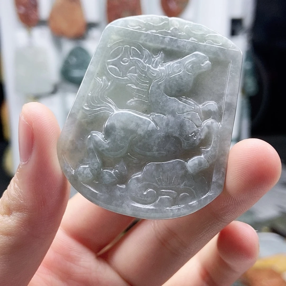 翡翠挂件未镶嵌翡翠