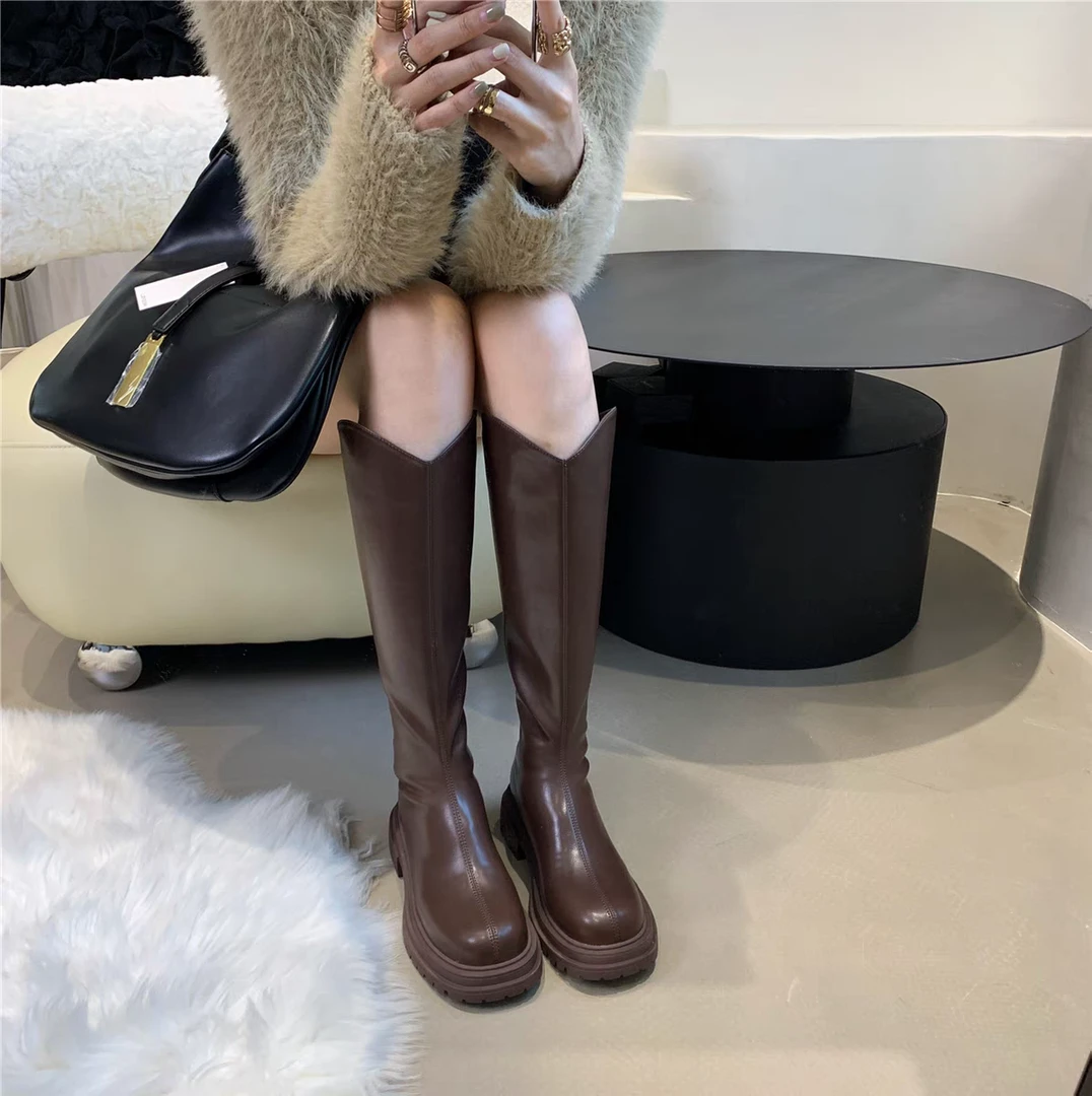 超火韩版百搭时尚平底矮跟圆头拉链式骑士靴秋冬季节防寒