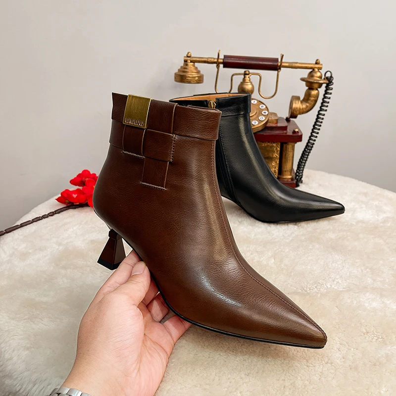 【牛皮】 5厘米 2023年秋冬季尖头复古气质时尚粗跟真皮短靴s339