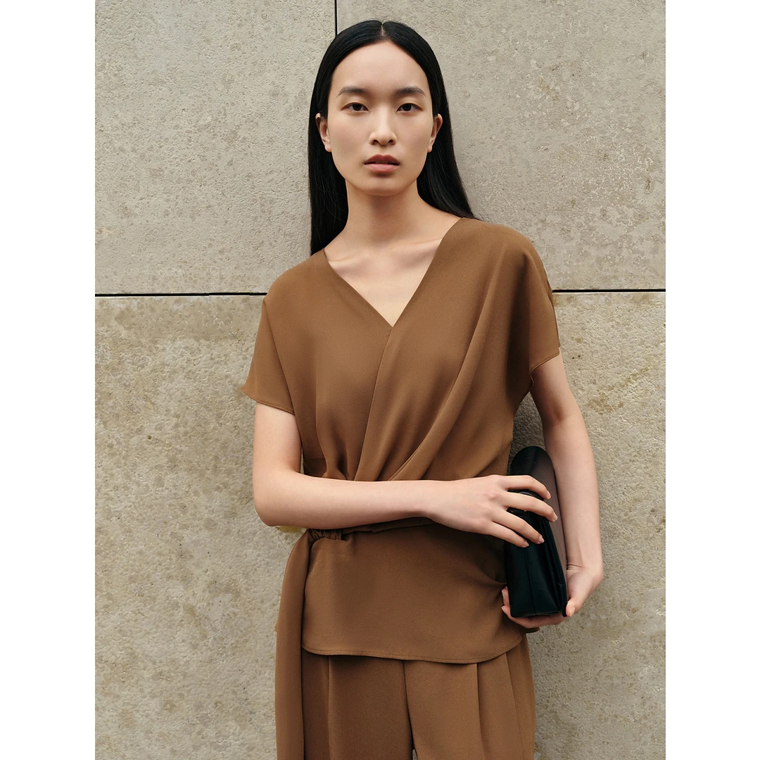 INSUN恩裳专选2024夏季新款驼色褶皱系带醋酸短袖衬衫9C64270220