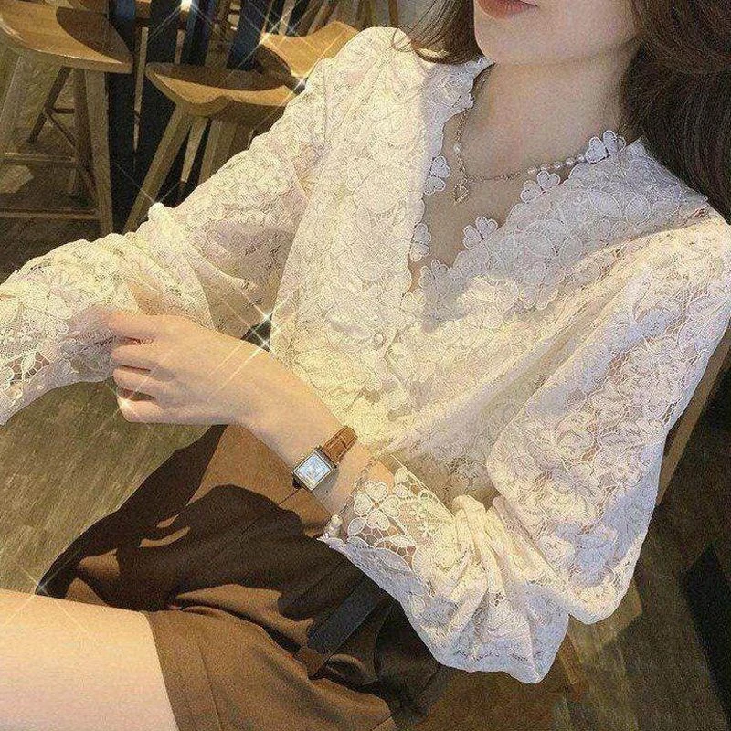 长袖蕾丝衫上衣女春季新款气质v领甜美衬衫大码百搭显瘦镂空衬衣