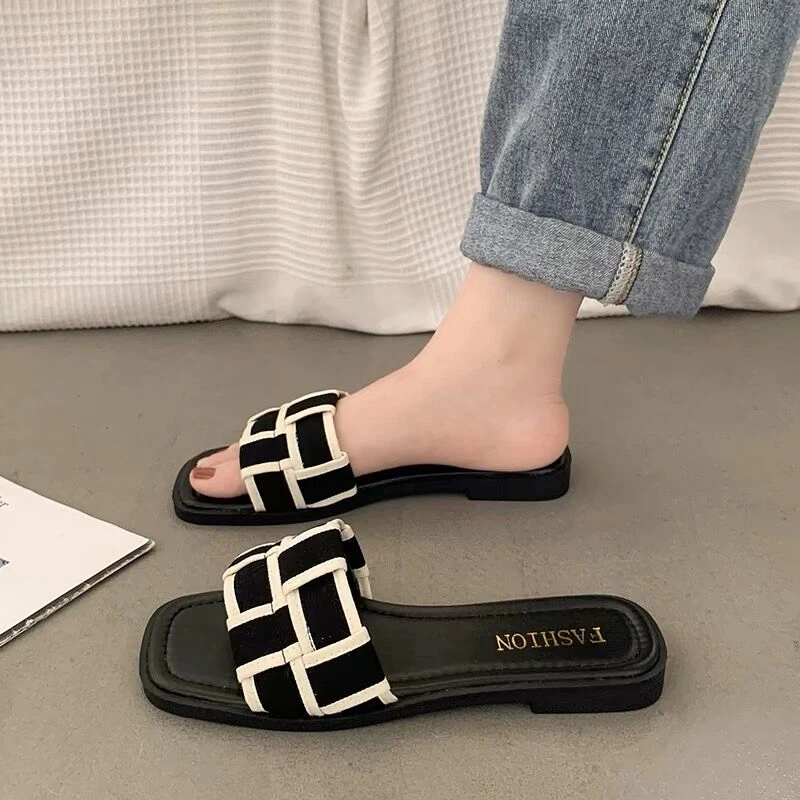 法式平底凉拖鞋女夏外穿小香风2024新款时尚网红一字拖鞋女沙滩鞋