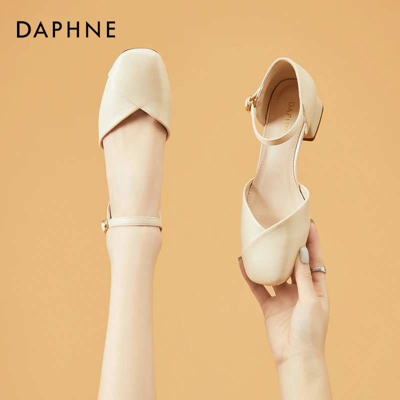 达芙妮包头高跟凉鞋女2025年爆款秋季一字带粗跟法式仙女风高跟鞋