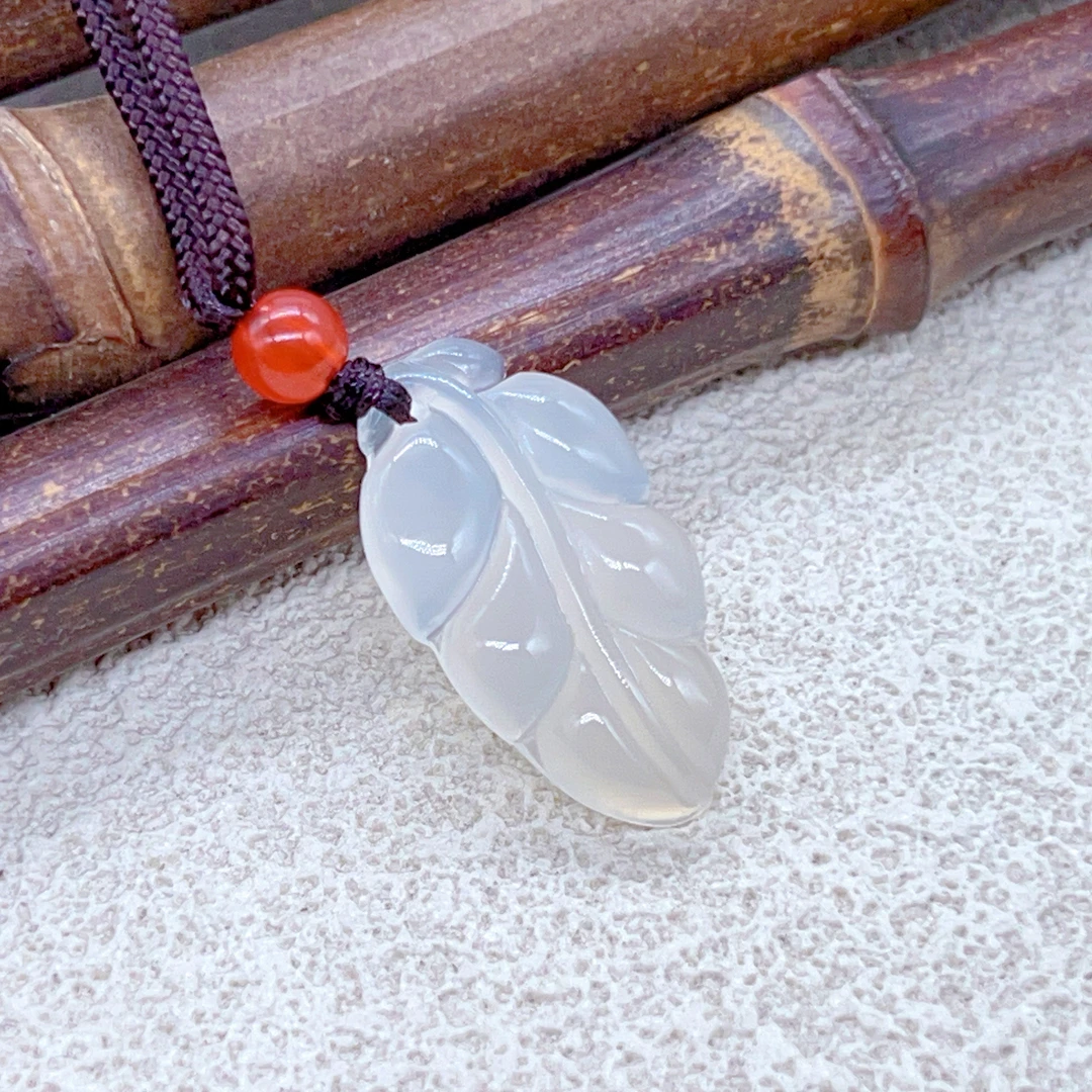 天然玛瑙叶子，一物一证，多样性发货，拍一发一