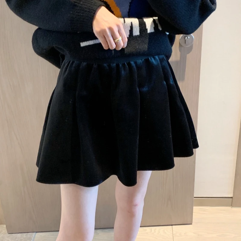 ◆张静芝 秋冬 质感丝绒松紧腰黑色女生百褶半身裙
