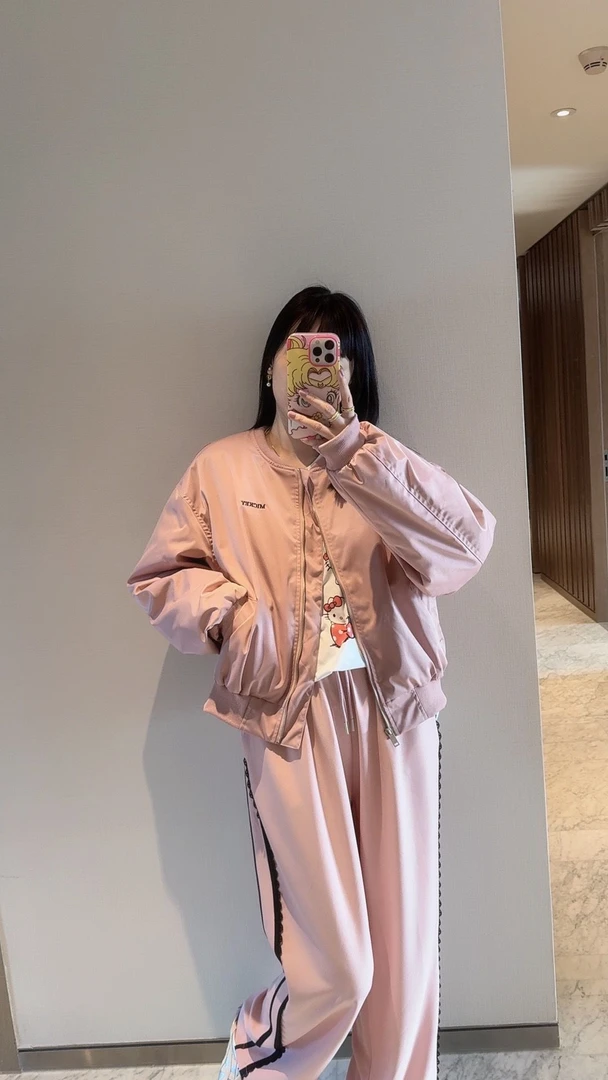 【张静芝】后背卡通字母螺纹收口外套