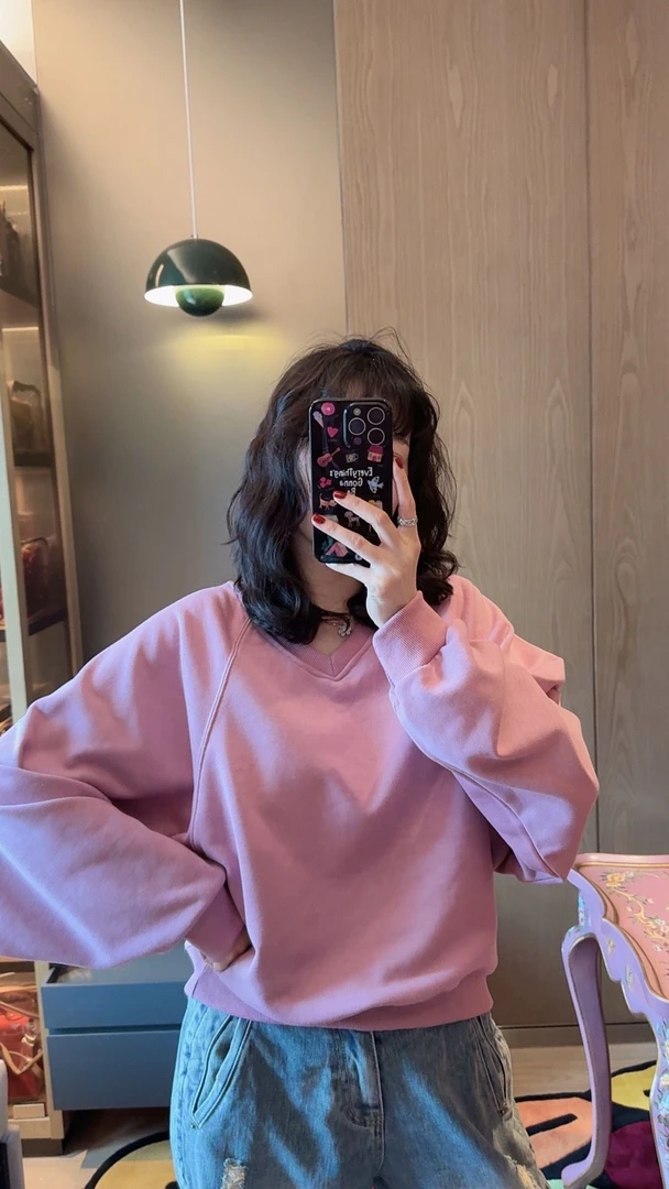 【张静芝】V领粉色螺纹边卫衣