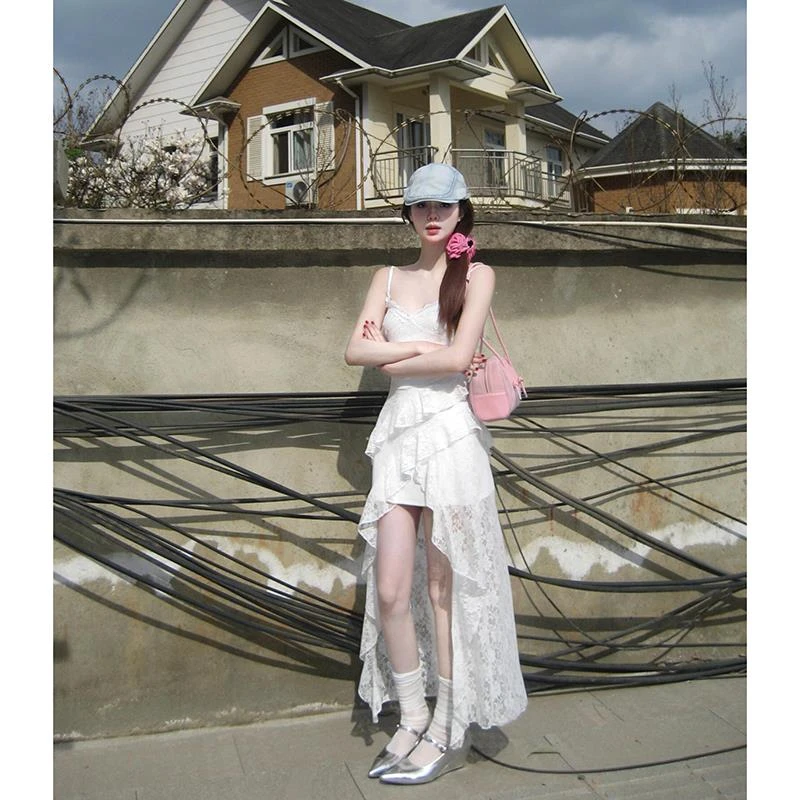 (夏季)纯欲辣妹风不规则下摆开叉连衣裙浪漫氛围感修身蕾丝吊带短