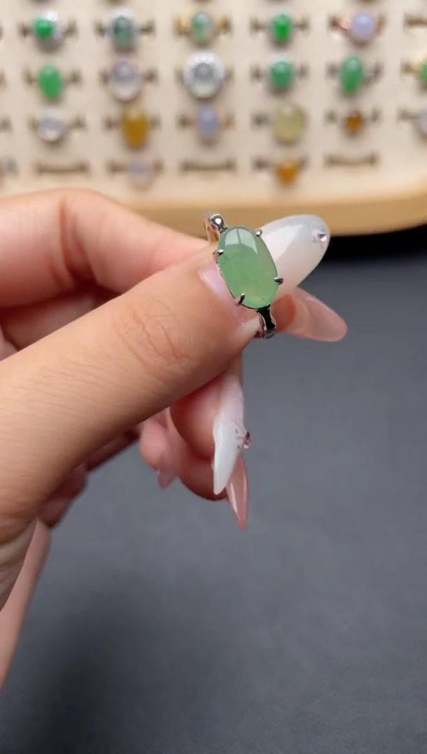 【闪购商品】翡翠戒指银S925镶嵌一物一证一礼盒