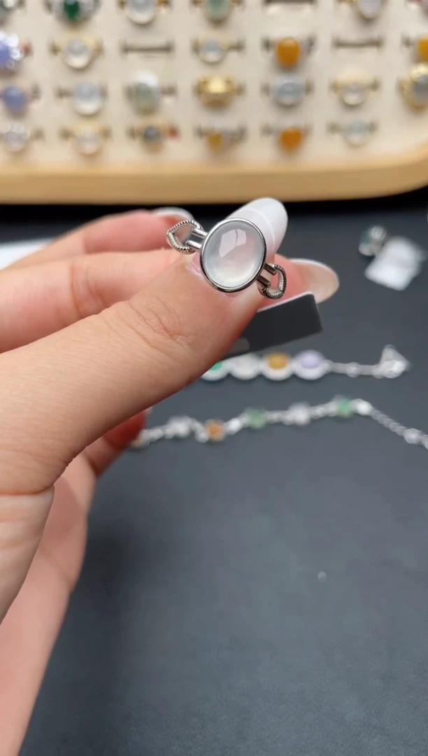 【闪购商品】翡翠戒指银S925镶嵌一物一证一礼盒