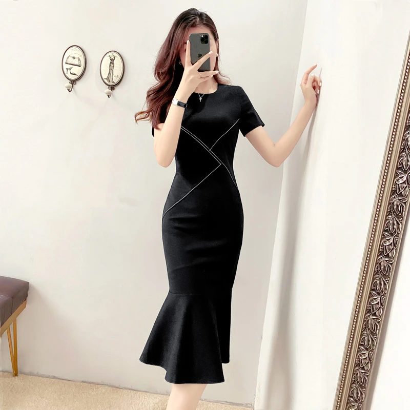 夏季赫本风小黑裙修身包臀气质宴会女装连衣裙知性风衣服圆领裙子