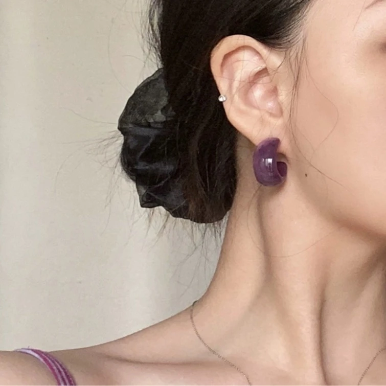 铜合金树脂耳饰 耳钉女小众春夏葡萄紫气质港风c型耳圈耳环耳饰