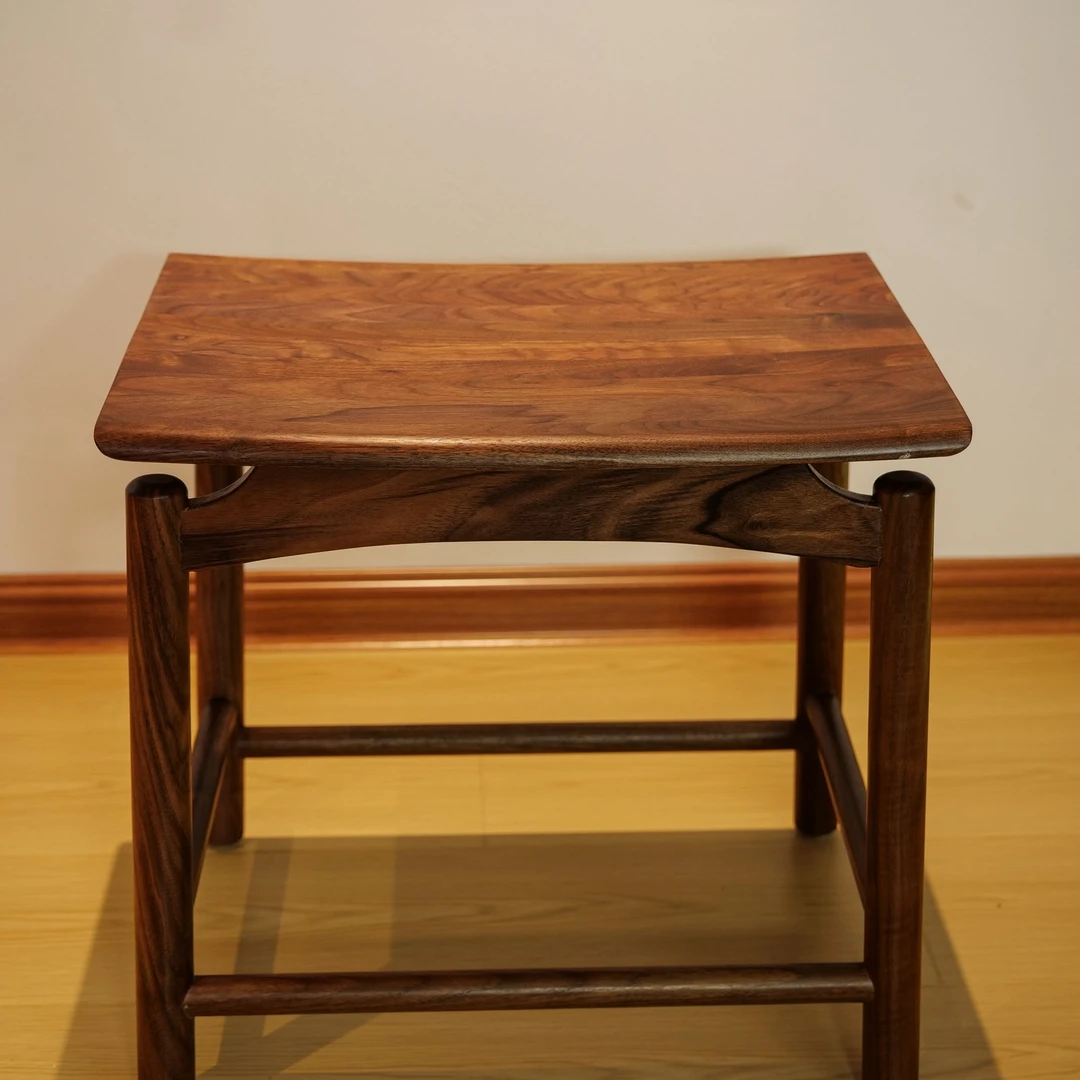 南美胡桃木马鞍凳