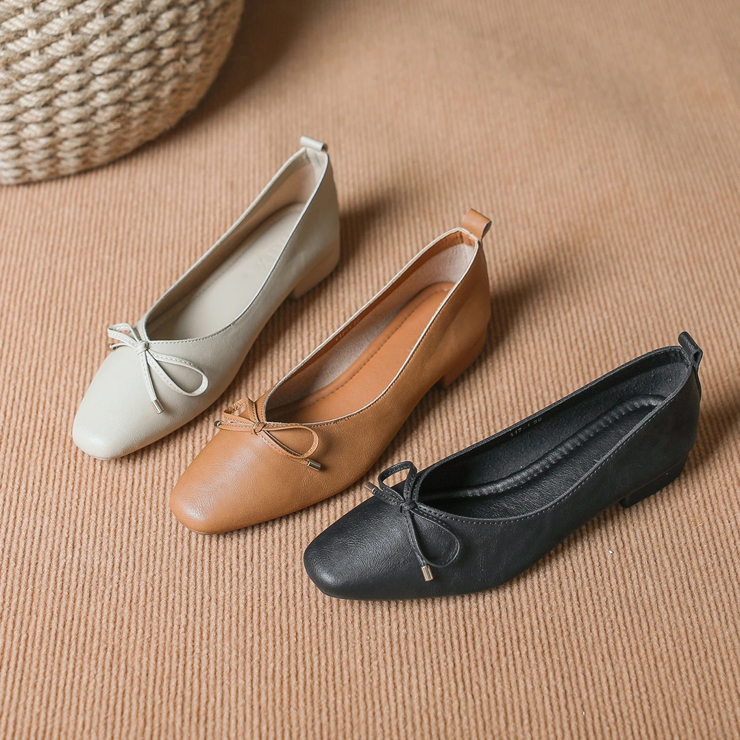 蝴蝶结气质女人小方头跟高2.5公分，时尚百搭，软软糯糯舒服一整天。