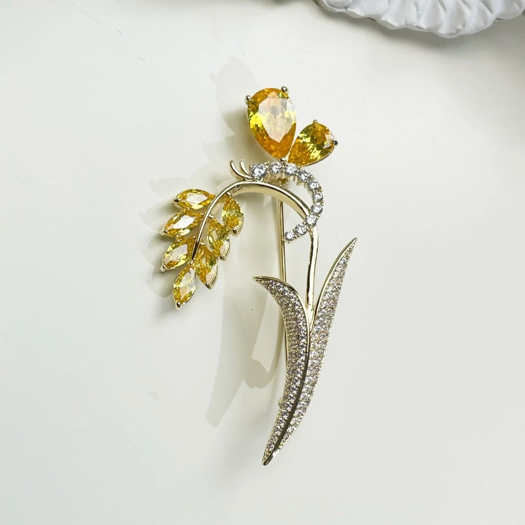 铜合金合成锆石胸针 HY1957蝴蝶金穗胸针