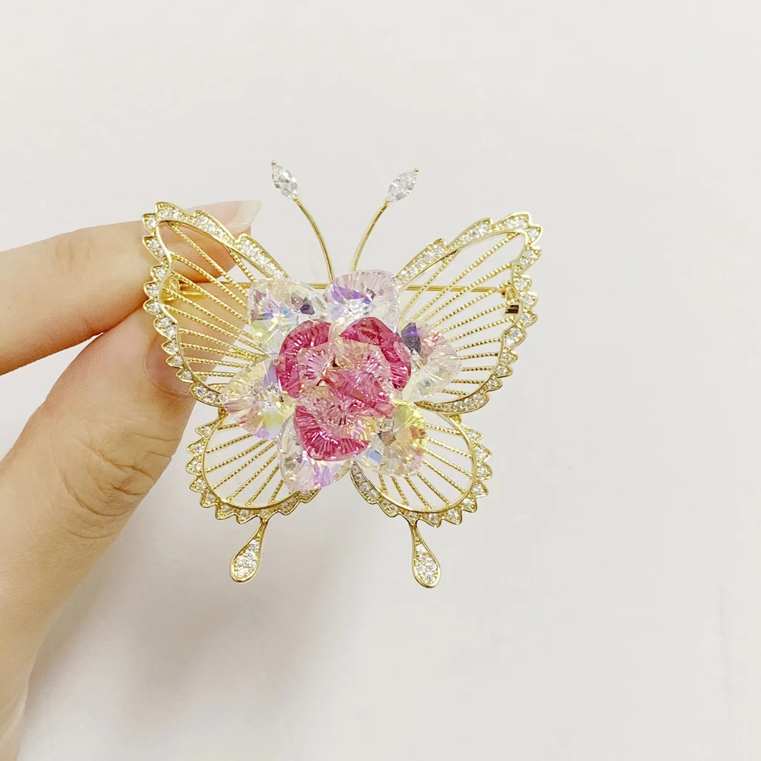 铜合金仿水晶胸针 GD270【施】蝶舞庄生胸针