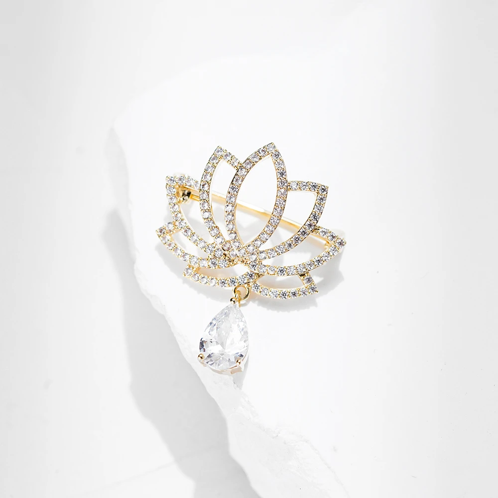 铜合金合成锆石胸针 MN218迷你皇冠之心胸针