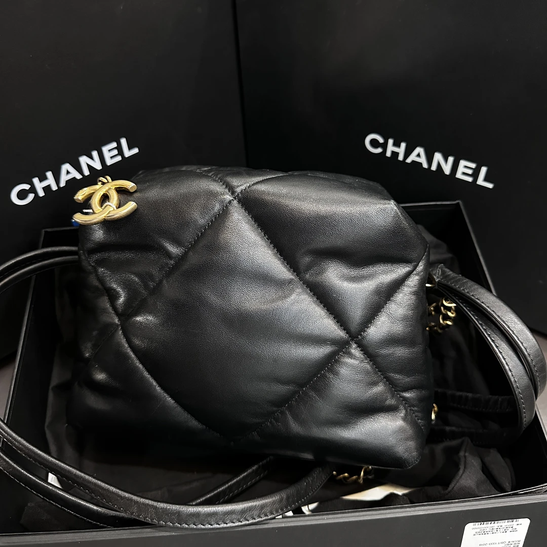 95新 Chanel/香奈儿 黑金云朵泡芙褶皱单肩包