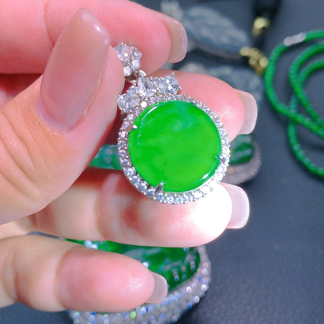 翡翠颈饰银S925镶嵌翡翠