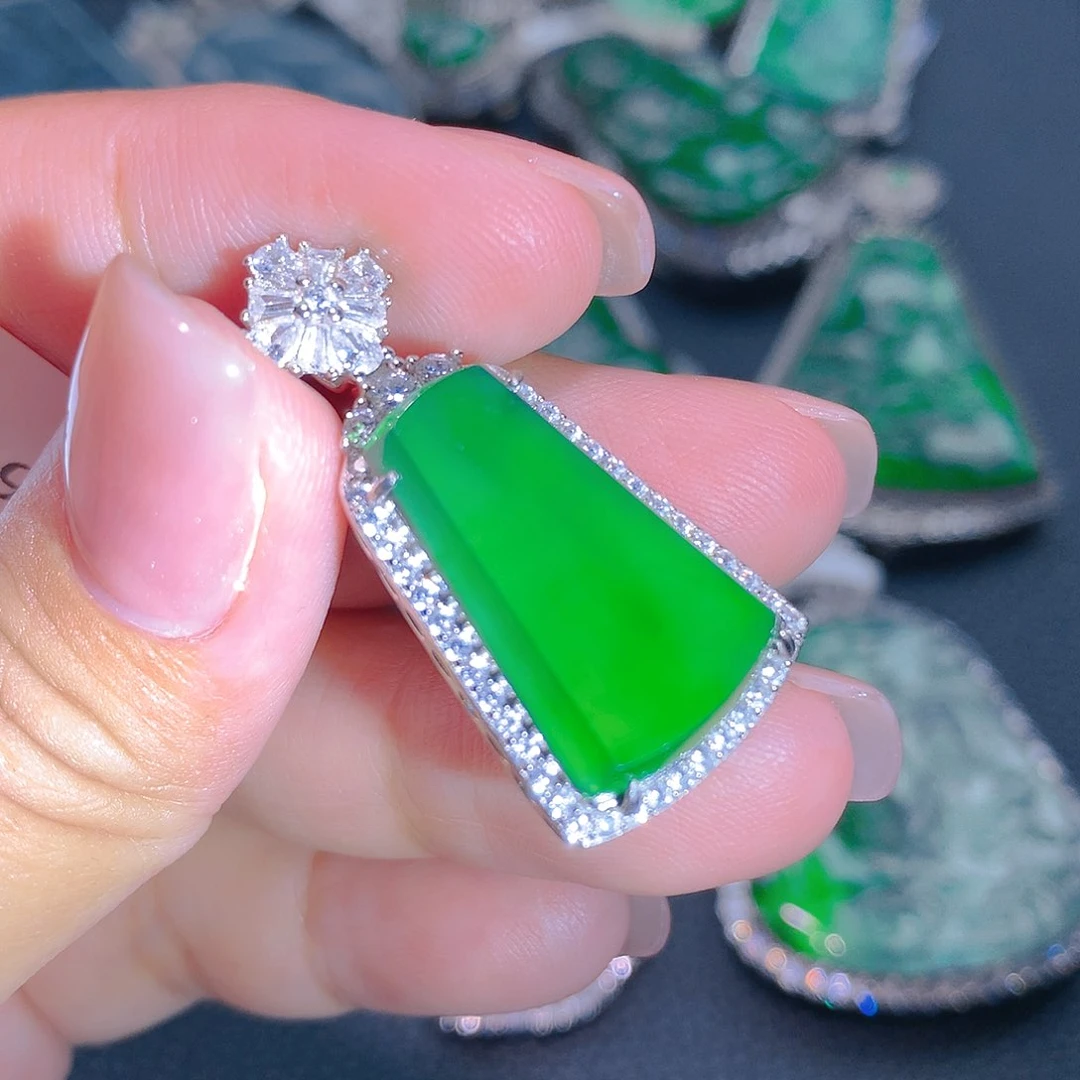 翡翠颈饰银S925镶嵌翡翠