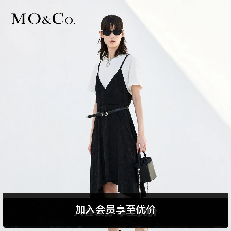 MOCO夏季V领吊带不规则拼接白色T恤连衣裙MBC1DRST23