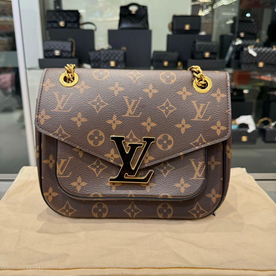 95新 LouisVuitton/路易威登 Lv珐琅邮差包 98新 陈辰奢选