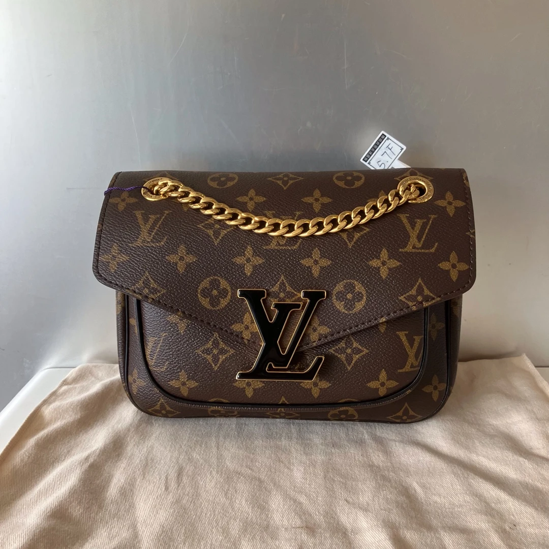 99新 LouisVuitton/路易威登 Lv新款珐琅邮差包 99新 陈辰奢选
