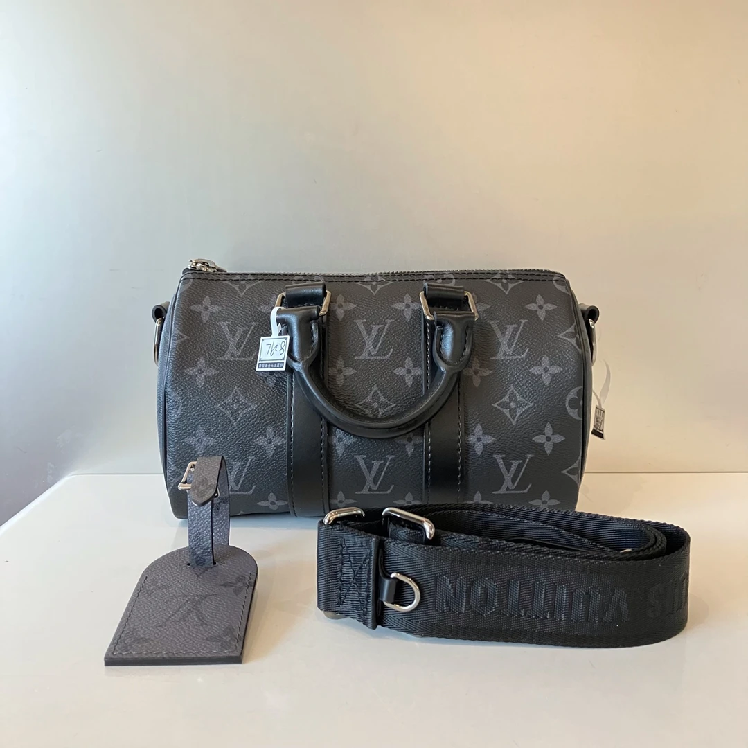 99新 LouisVuitton/路易威登 Lv黑武士keepall25包 闲置新