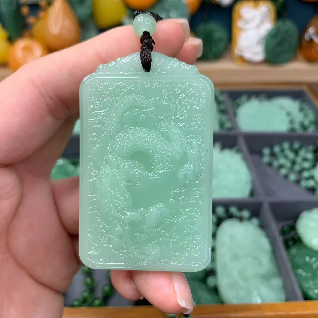 1.浅绿龙行天下吊坠经典时尚百搭款