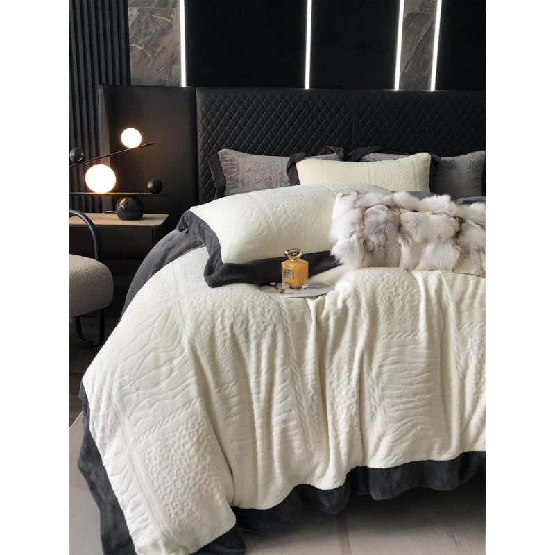 【吴小胖】米兰达牛奶绒系列  简约轻奢抗静电高克重冬季加厚四件套