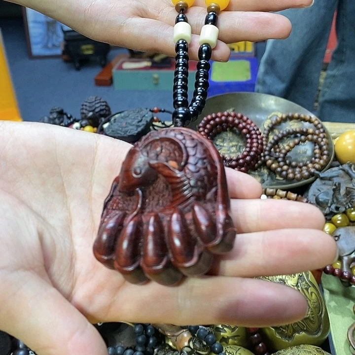 滴血莲花菩提吊坠