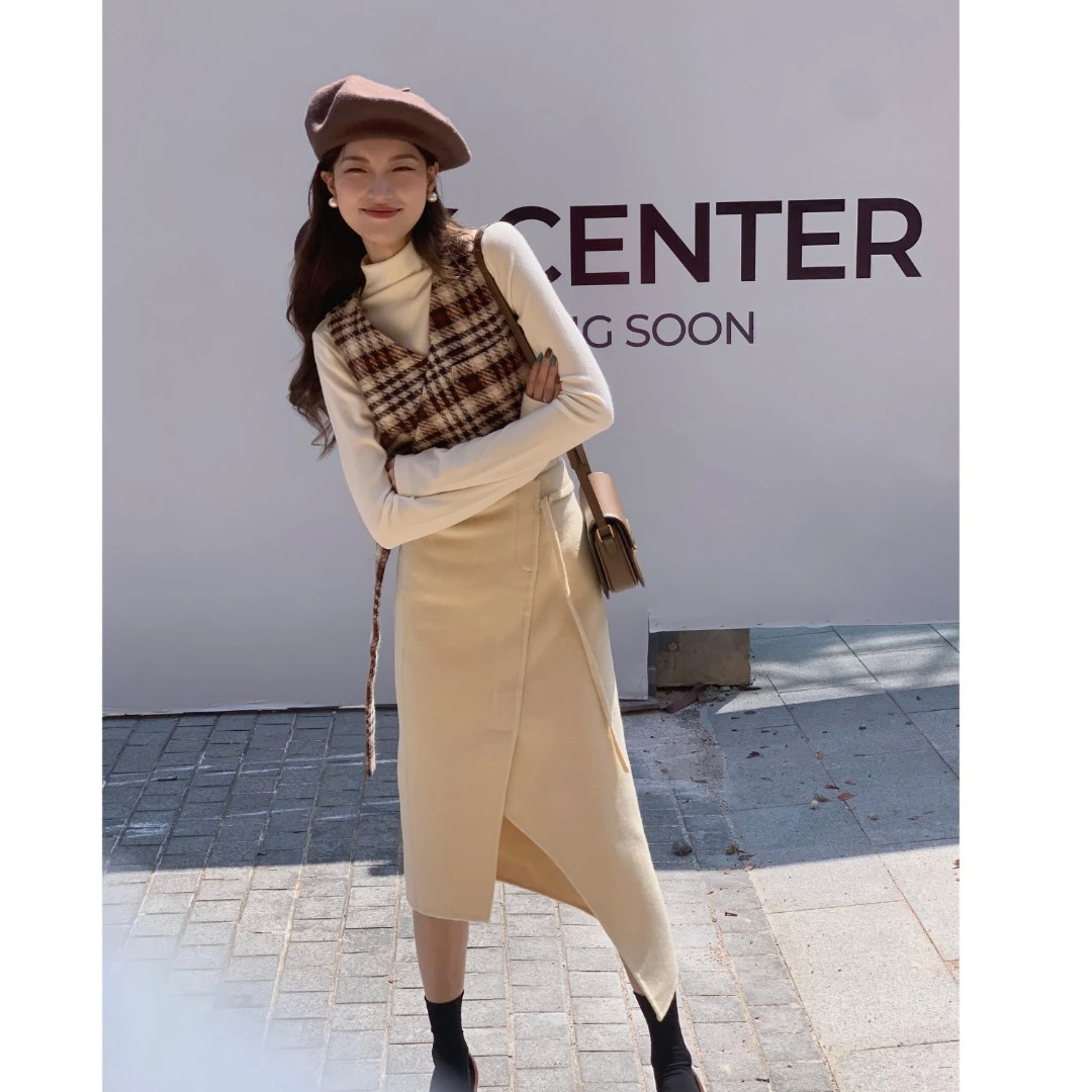 SourceWithU欧尼私服 自带小尾巴格纹复古毛呢马甲背心女时髦上衣