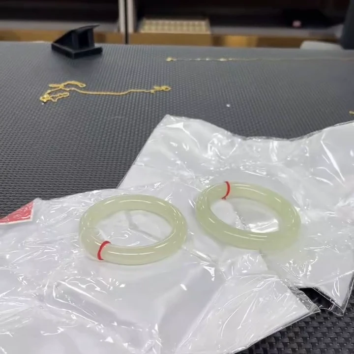 【新疆和田玉老郑】和田玉手镯 (多样性发一件)