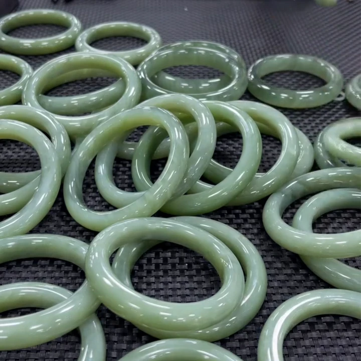 【新疆和田玉老郑】和田玉手镯 (多样性发)