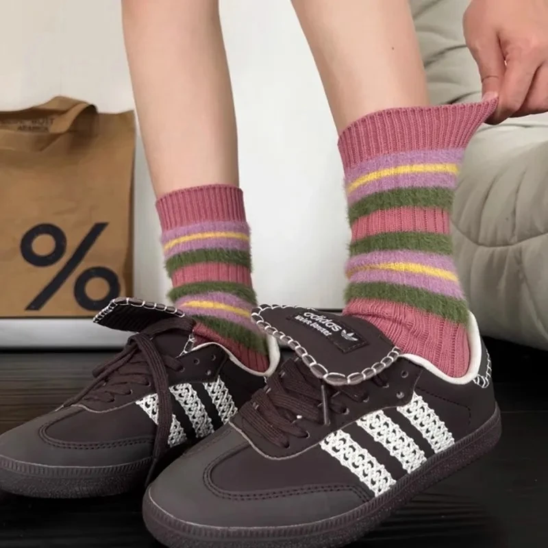 秋冬季袜粗线条拼色撞色加厚毛茸茸袜子甜美秋冬季保暖中筒毛绒绒