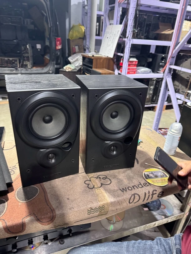 书架音箱，运费自理，不支持无理由退换货