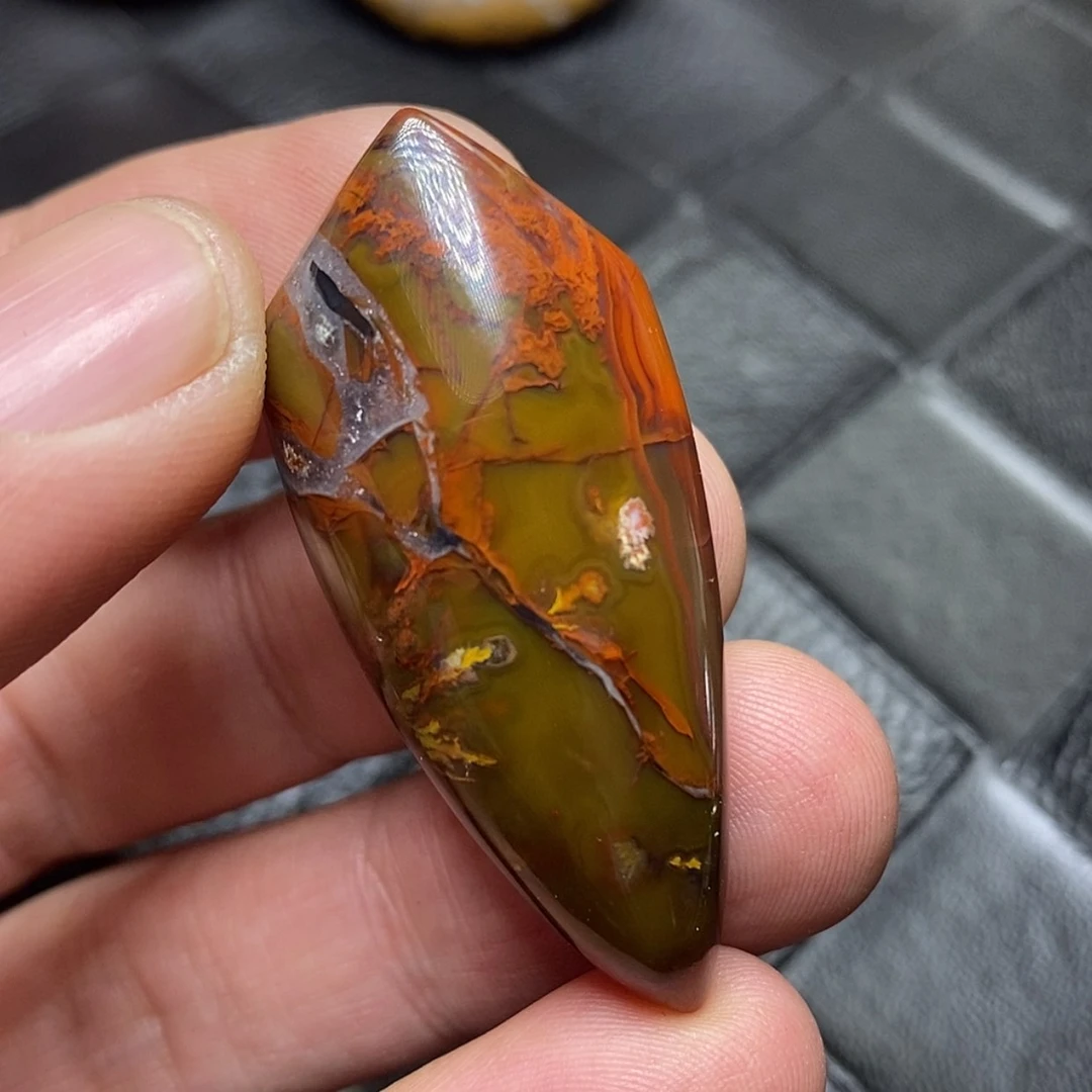 【闪购商品】玛瑙/玉髓颈饰未镶嵌知****乐