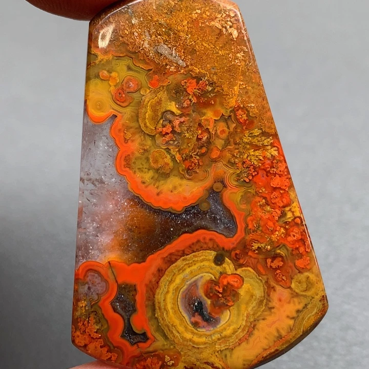 玛瑙/玉髓颈饰未镶嵌小**缘