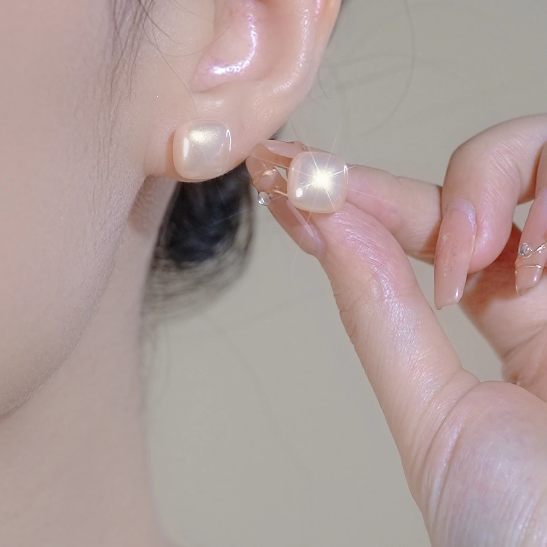 铜合金耳饰 时尚气质精致小巧方块淑女气质百搭简约耳钉