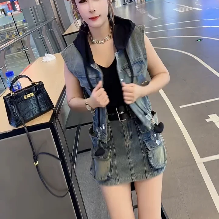 2024年夏季洋气百搭气质韩版遮肉显瘦连帽马甲裤衩裙双腰带两件套