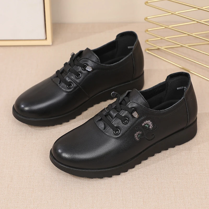 真皮软底妈妈鞋单鞋防滑舒适免系带软皮鞋大码休闲运动鞋女鞋厚底