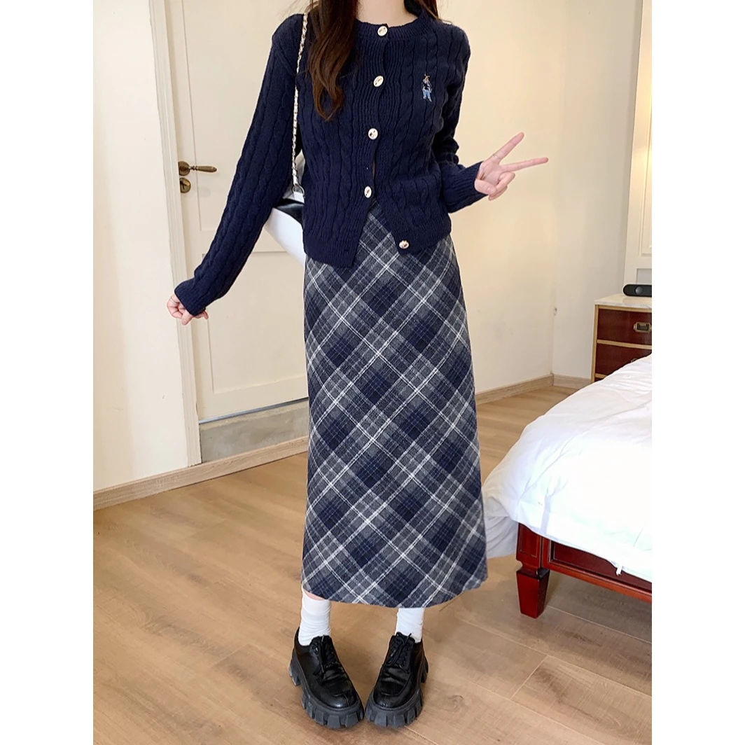 时尚穿搭秋冬韩版气质小香风长袖上衣+高腰格子毛呢半身裙0918